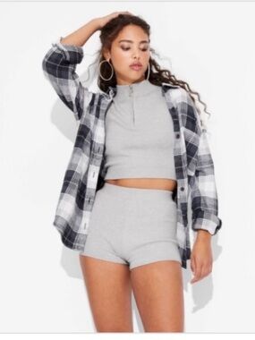 Women's Sweater Hot Shorts - Wild Fable™ Heather Gray Size XL
New